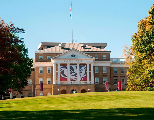 威斯康辛大学